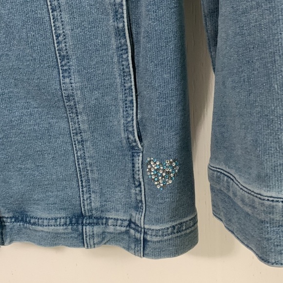 Dream Jeanne’s by Quacker Factory Stretch Jean Jacket w/ rhinestones Sz XXS - Picture 2 of 8